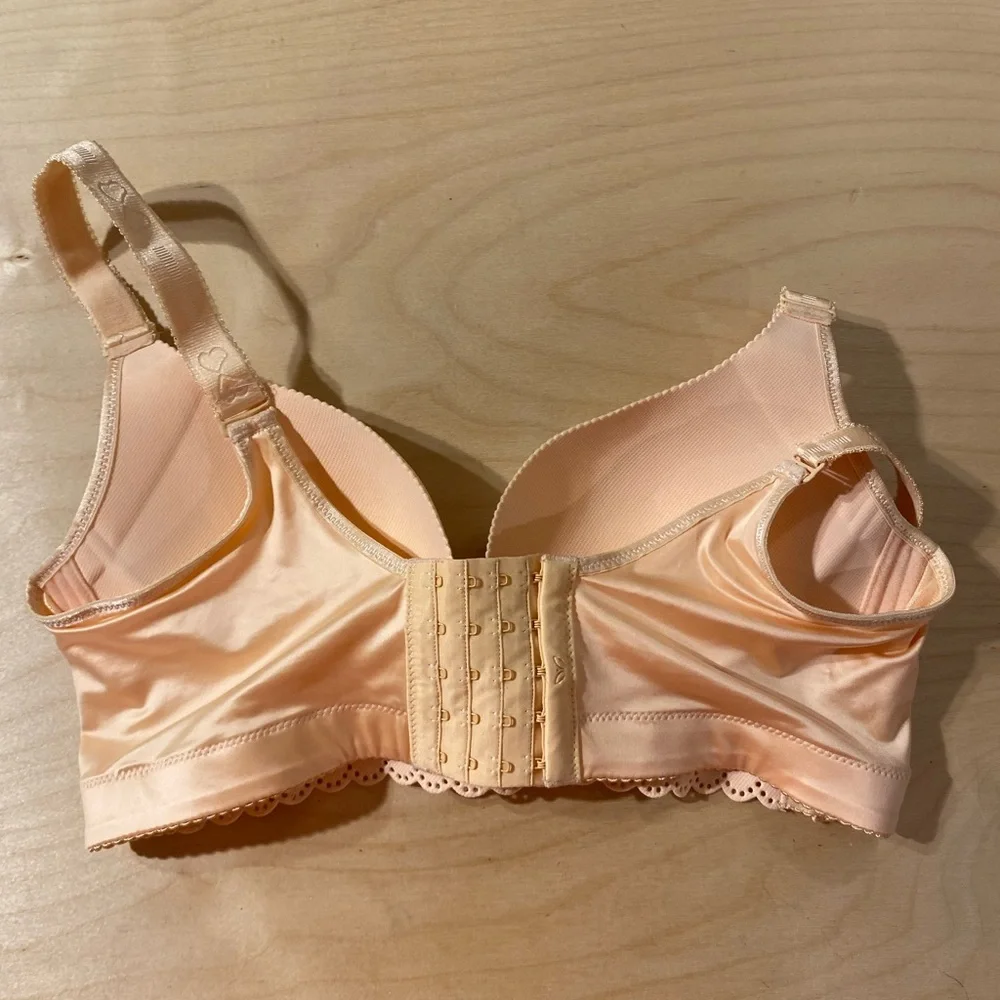 Elegant Peach Women's Bra Size 38 (PQ)